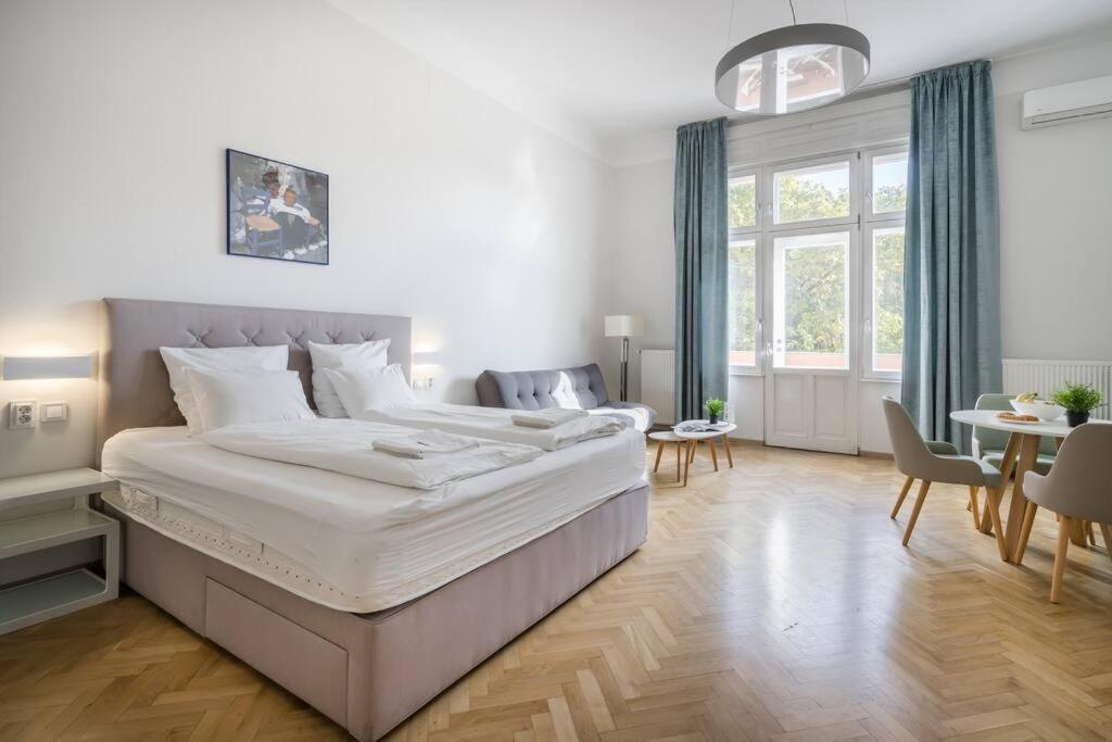 Klauzal Garden City Apartments Budapest Exterior photo
